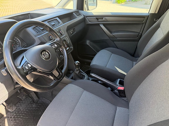 Volkswagen Caddy 2 of 5
