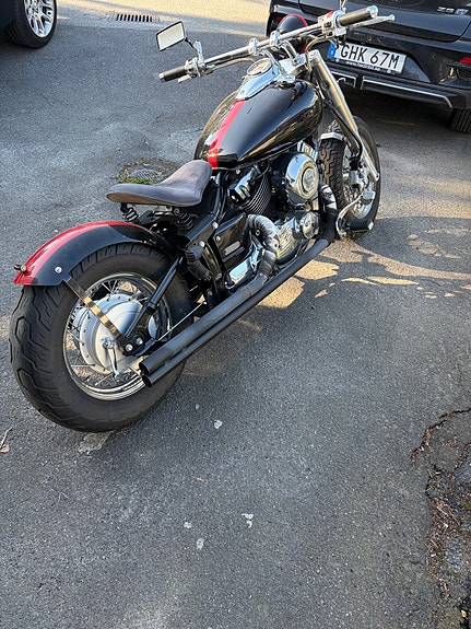 Yamaha XVS 650 dragstar bobber 2 of 5