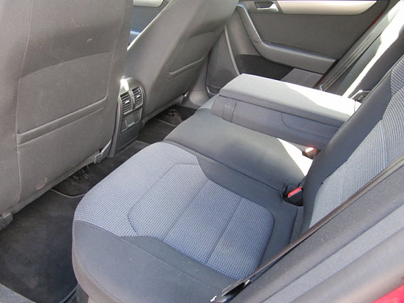 Volkswagen Passat 13 of 29