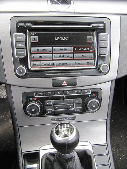 Volkswagen Passat 3 of 5