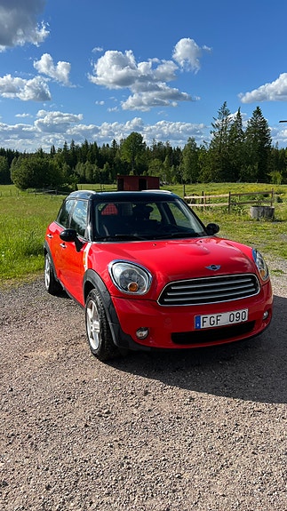 MINI Countryman Cooper 2 of 5