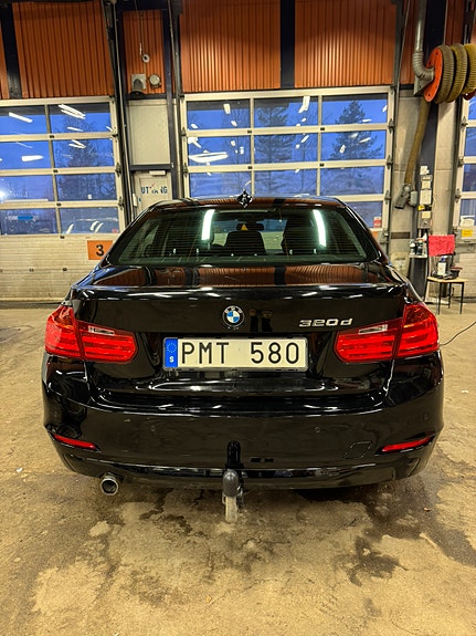 BMW 320d 5 of 7
