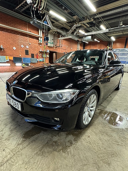 BMW 320d 2 of 7