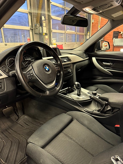 BMW 320d 3 of 7