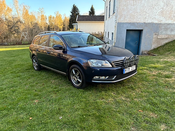 Volkswagen Passat 2 of 5