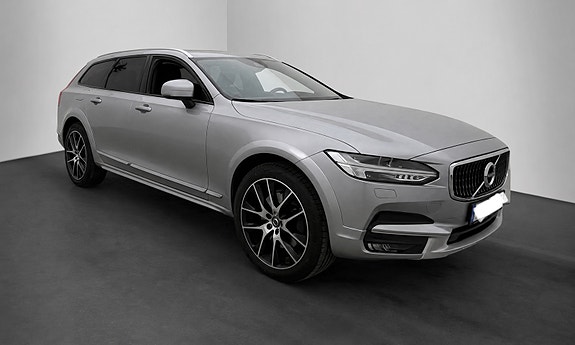 Volvo V90 Cross Country 3 of 3