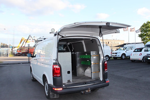Volkswagen Transporter 8 of 13