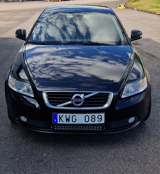 Volvo S40 2 of 5