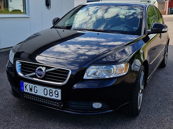 Volvo S40 3 of 5