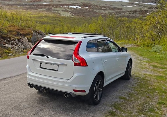 Volvo XC60 3 of 5