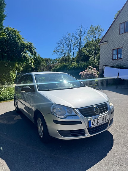 Volkswagen Polo 2 of 5