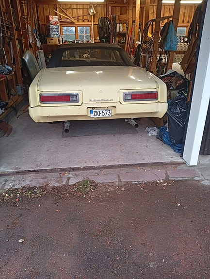 Pontiac Catalina 7 of 7