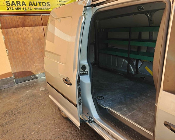 Volkswagen Caddy Maxi 10 of 18
