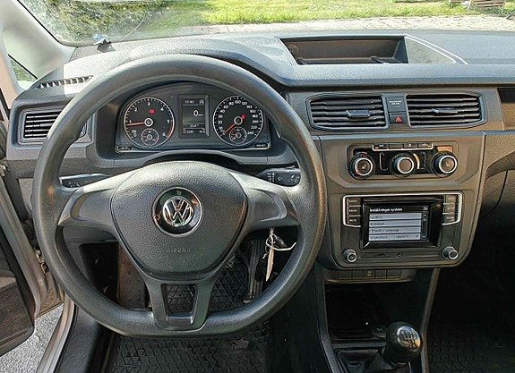 Volkswagen Caddy Maxi 4 of 5
