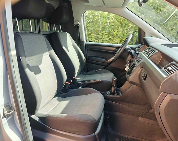 Volkswagen Caddy Maxi 9 of 18