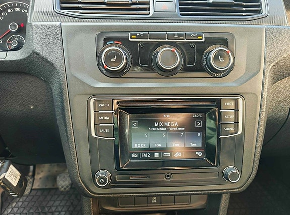 Volkswagen Caddy Maxi 13 of 18