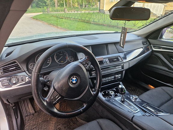 BMW 520d 5 of 6