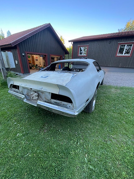 Pontiac Firebird 3 of 4