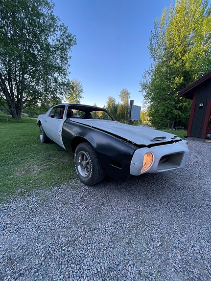 Pontiac Firebird 2 of 4