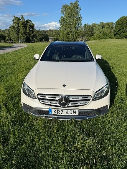 Mercedes-Benz E220 d 3 of 5
