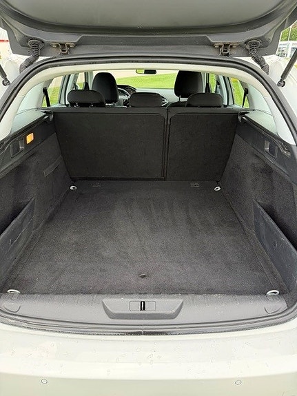 Peugeot 308 SW 5 of 5