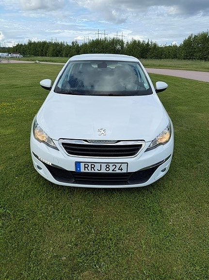 Peugeot 308 SW 3 of 5