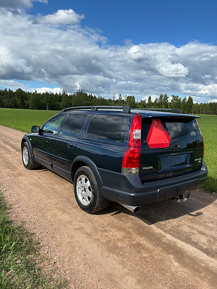 Volvo XC70 3 of 5