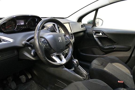 Peugeot 208 10 of 12