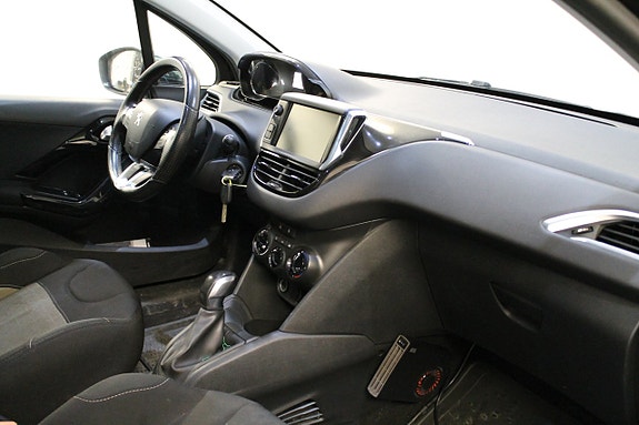 Peugeot 208 11 of 12