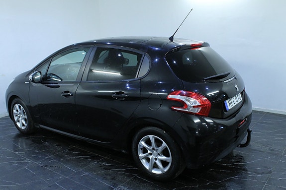 Peugeot 208 9 of 12