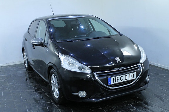 Peugeot 208 3 of 5