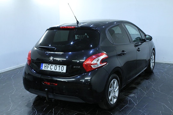 Peugeot 208 7 of 12