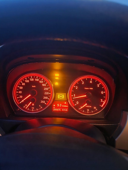 BMW 325i 5 of 5