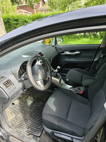 Toyota Auris 5 of 14