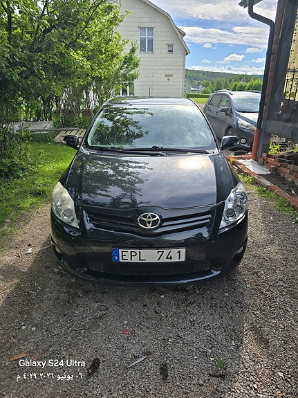 Toyota Auris 2 of 14