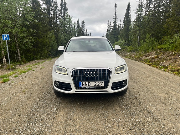 Audi Q5 2 of 5