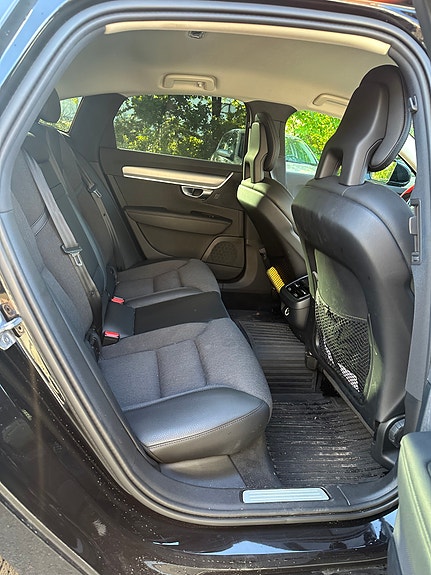 Volvo S90 2 of 8