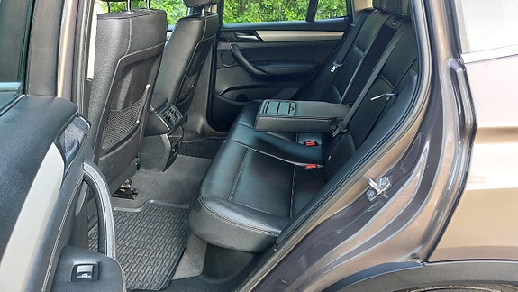BMW X3 16 of 17