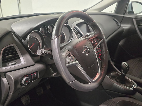 Opel Astra 8 of 16
