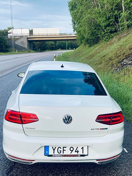 Volkswagen Passat 3 of 5