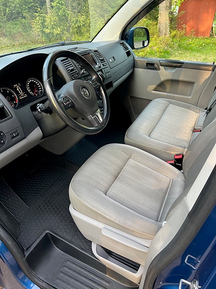 Volkswagen Transporter 3 of 5