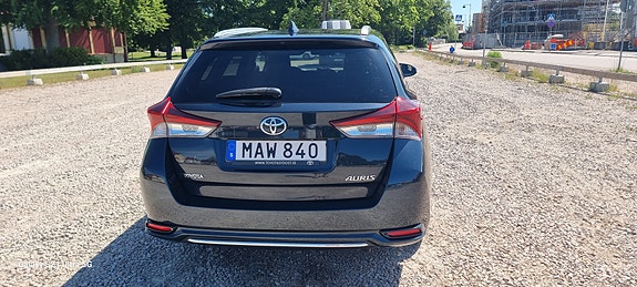 Toyota Auris 5 of 5