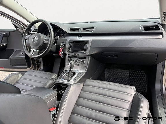 Volkswagen Passat 11 of 15