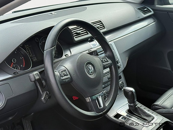 Volkswagen Passat 10 of 15