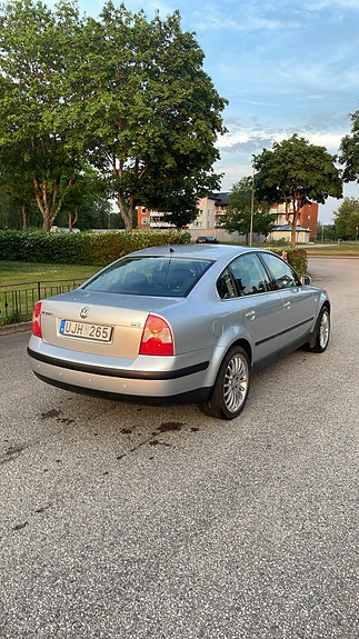 Volkswagen Passat 3 of 5