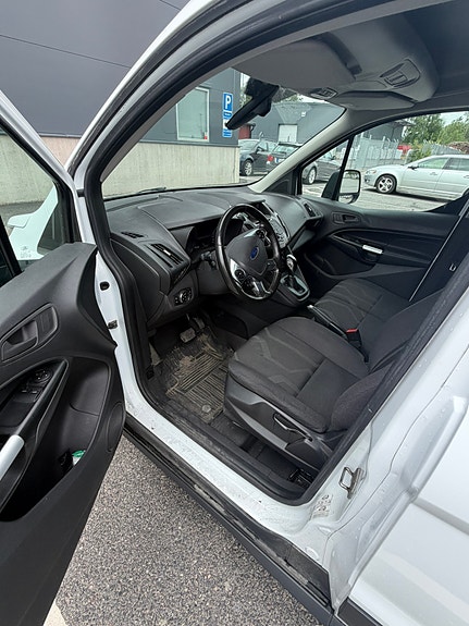 Ford Transit Connect 6 of 7