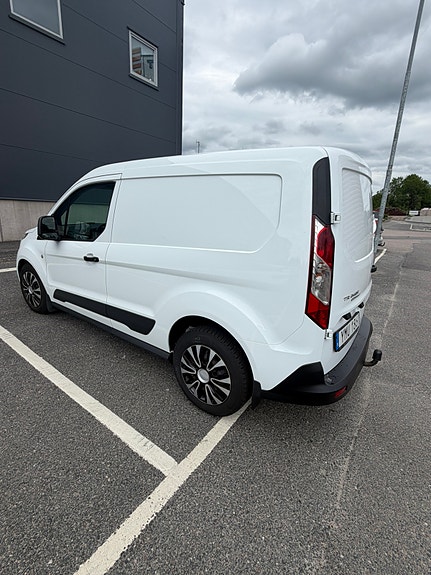 Ford Transit Connect 4 of 5
