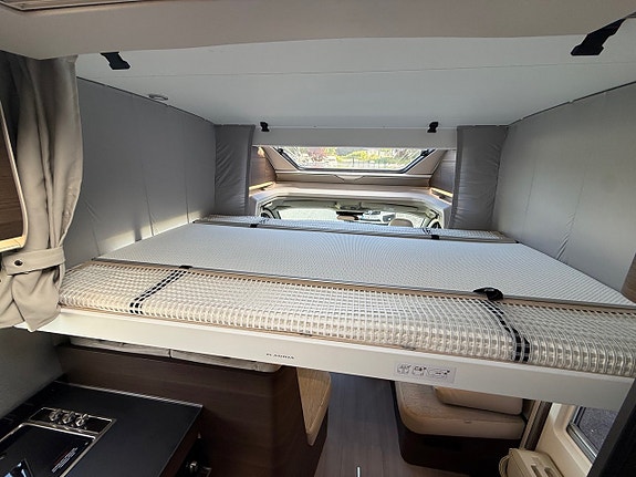 Adria Matrix Supreme 670 SC * Taksäng * 5 bälten * Queenbed * 17 of 17