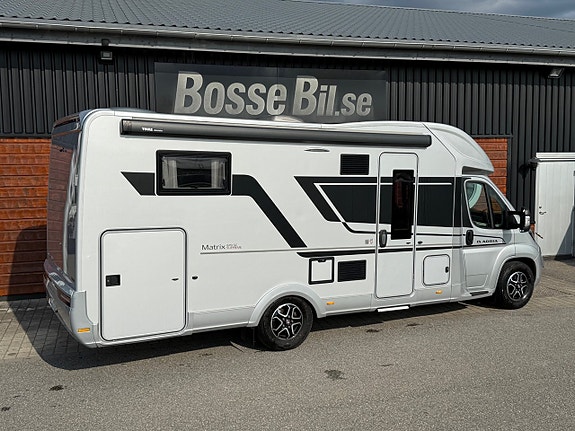 Adria Matrix Supreme 670 SC * Taksäng * 5 bälten * Queenbed * 5 of 5