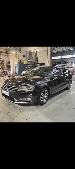 Volkswagen Passat 2 of 5